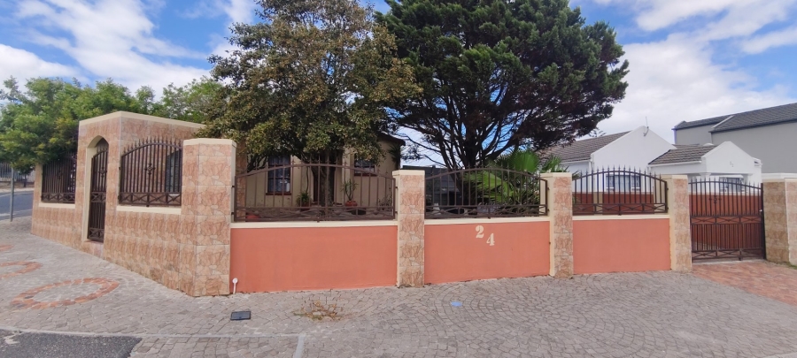 4 Bedroom Property for Sale in Wildwoods Western Cape